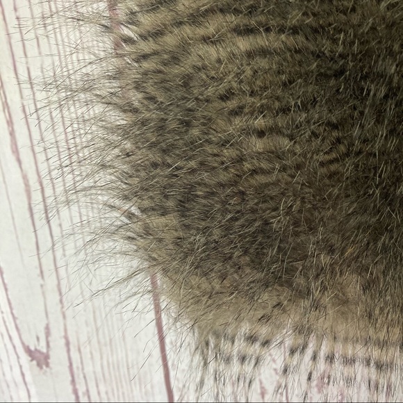 Amanda Blu Fuzzy Faux Fur Vest - Picture 6 of 10